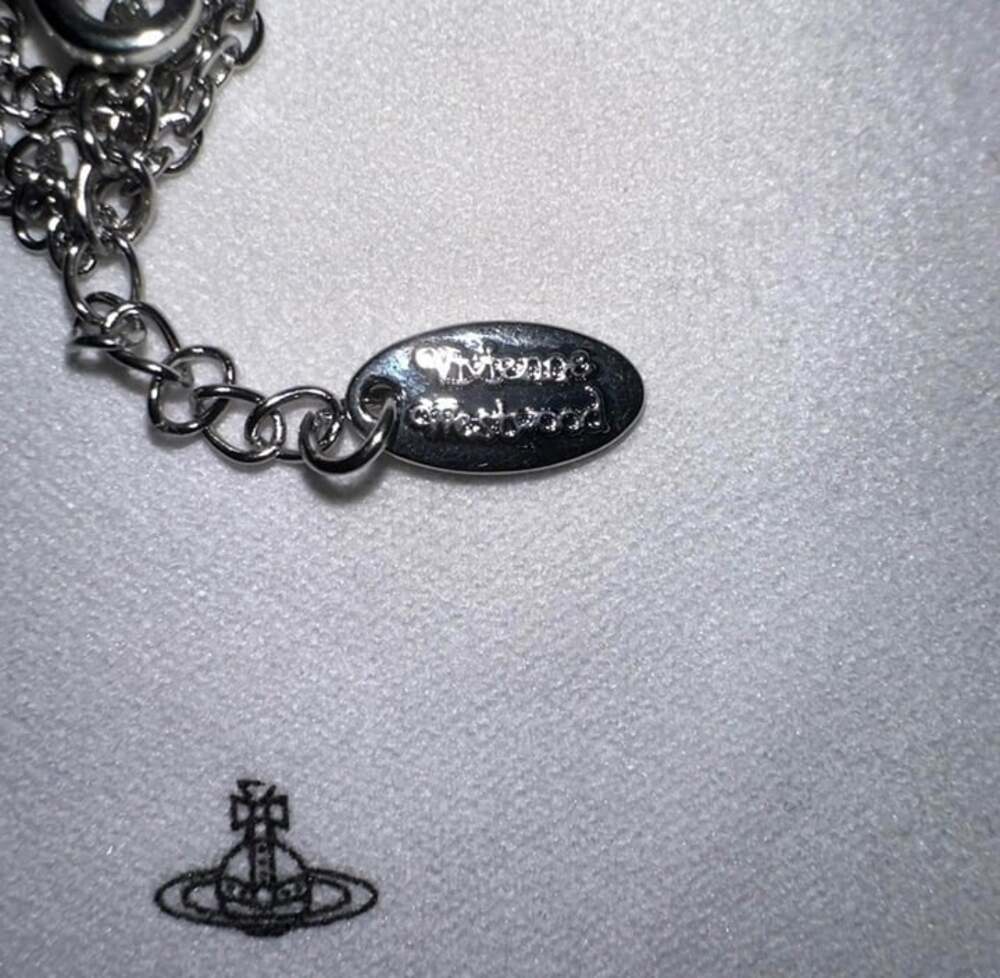 Vivienne Westwood Silver Orb Pendant Necklace, Classic Saturn Design - Picture 5 of 6